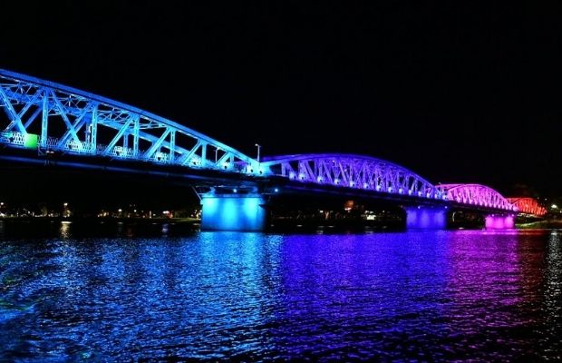 Trang Tien Bridge